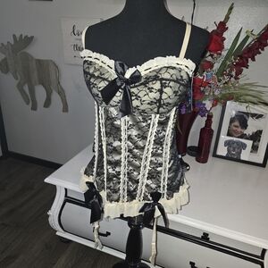 Leg Avenue Black and Cream Lace Chemise